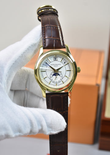ANNUAL CALENDER AUTO 38MM GOLD WHITE