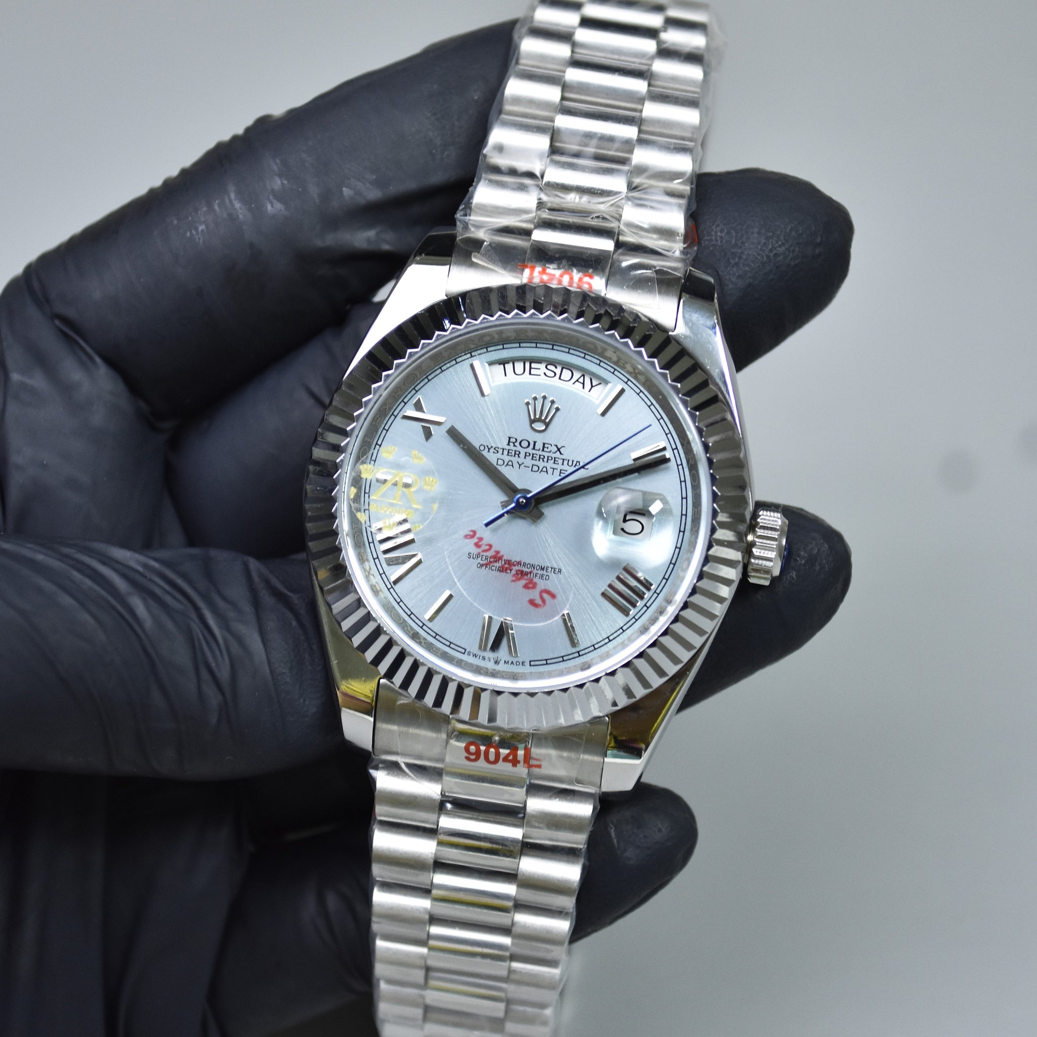 DAYDATE AUTO PRESIDENTIAL ROMAN SILVER ICE BLUE DAIL..