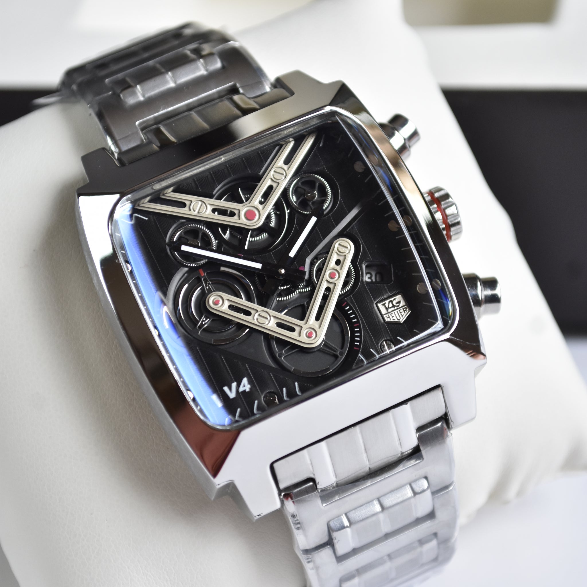 MONACO V4 CHRONO SILVER BLACK DAIL