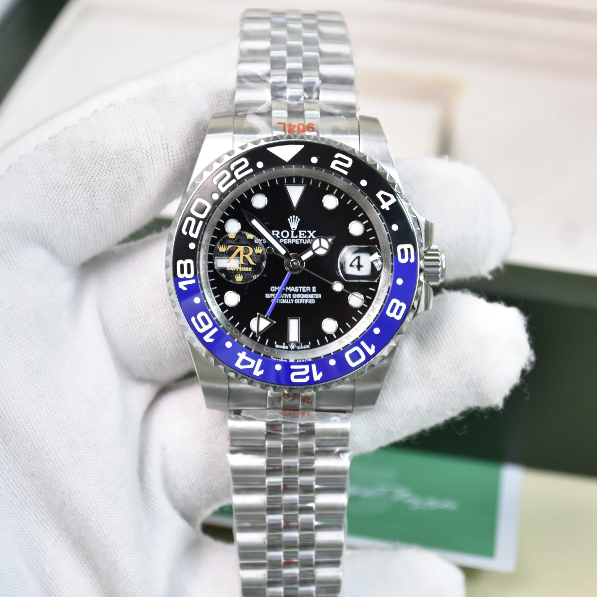 GMT 2 AUTO BATGIRL SILVER BLACK DAIL