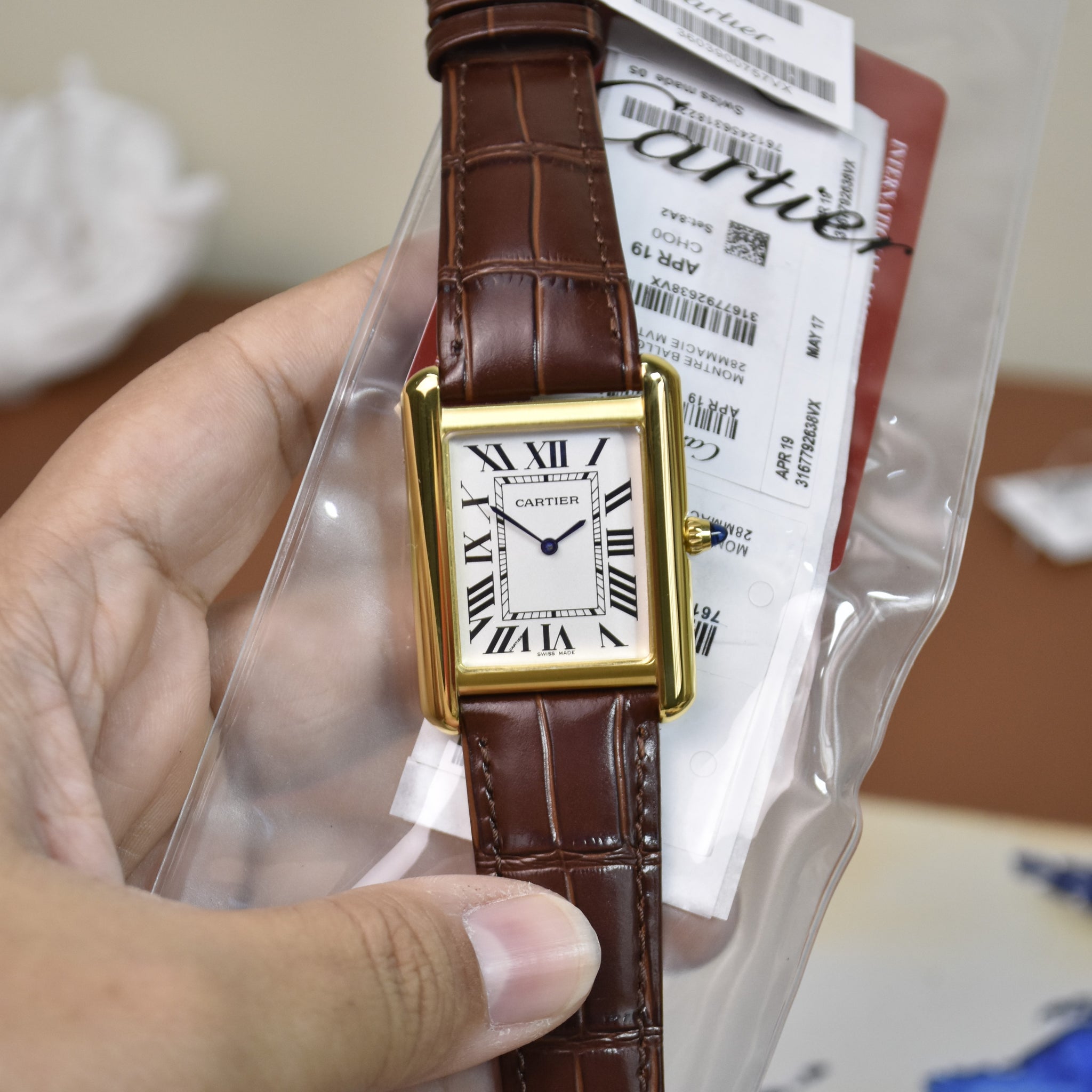 Tank Big Size Quartz Gold White Dial