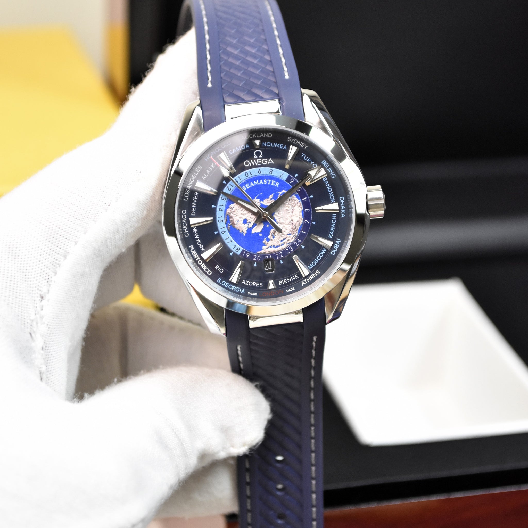 AQUATERRA WORLD MAP AUTO PVC STRAP BLUE DIAL