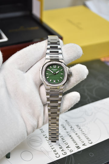 Ladies Nautilus Quartz Stones Silver Green