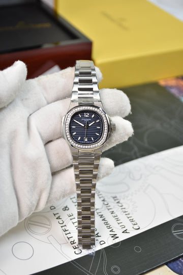 Ladies Nautilus Quartz Stones Silver Blue