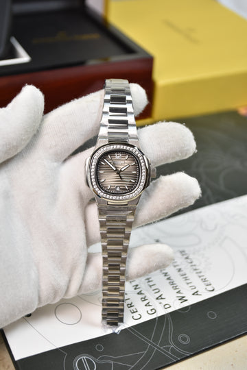 Ladies Nautilus Quartz Stones Silver Grey