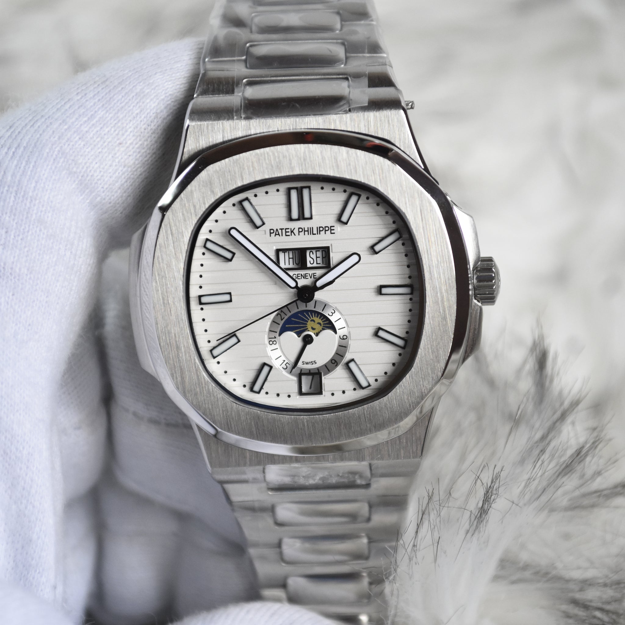 NAUTILUS CALENDER AUTO SILVER WHITE (ZP)