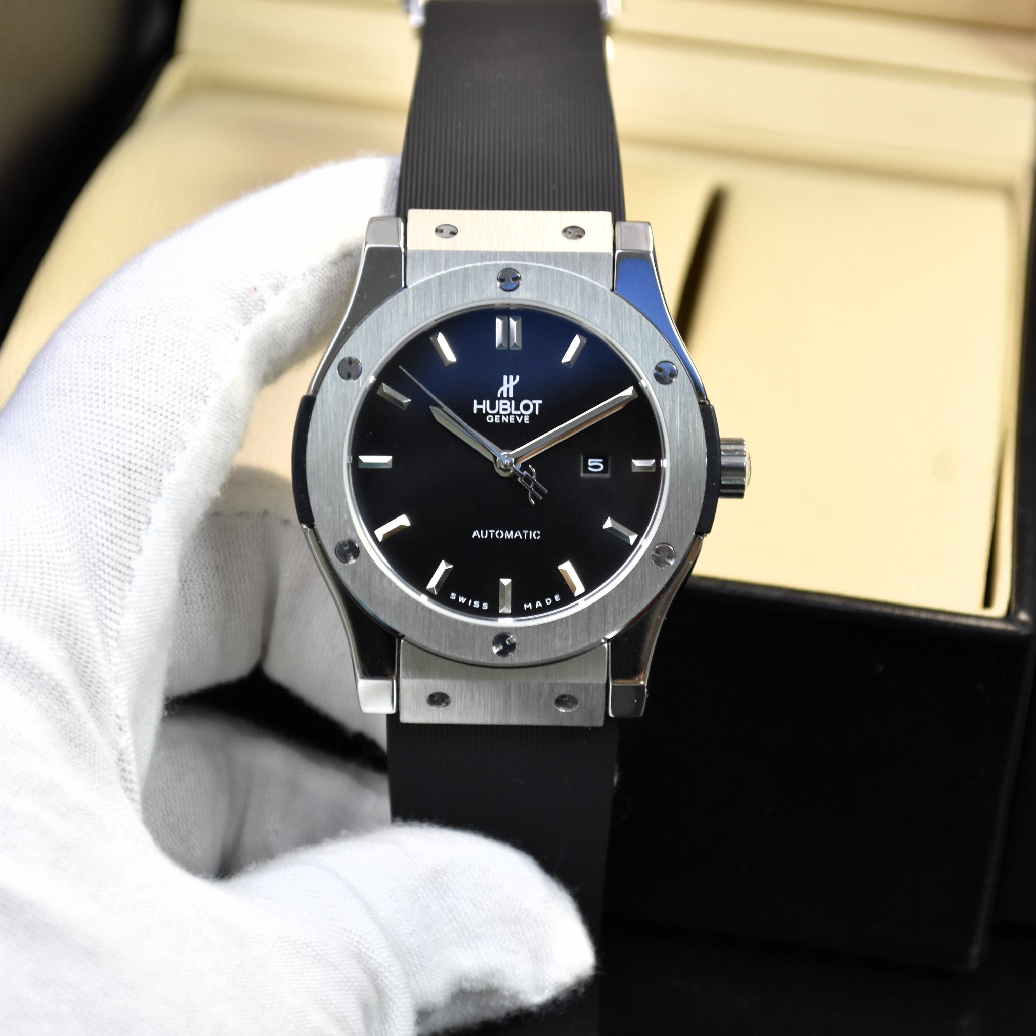 CF AUTO PVC SILVER BLACK DAIL