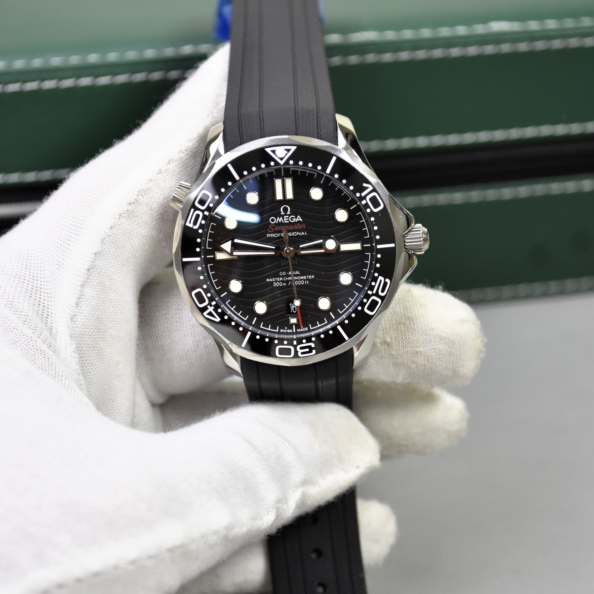 SEAMASTER AUTO PVC SILVER BLACK DAIL