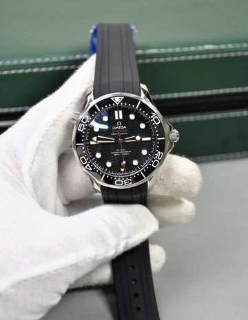 SEAMASTER AUTO PVC SILVER BLACK DAIL