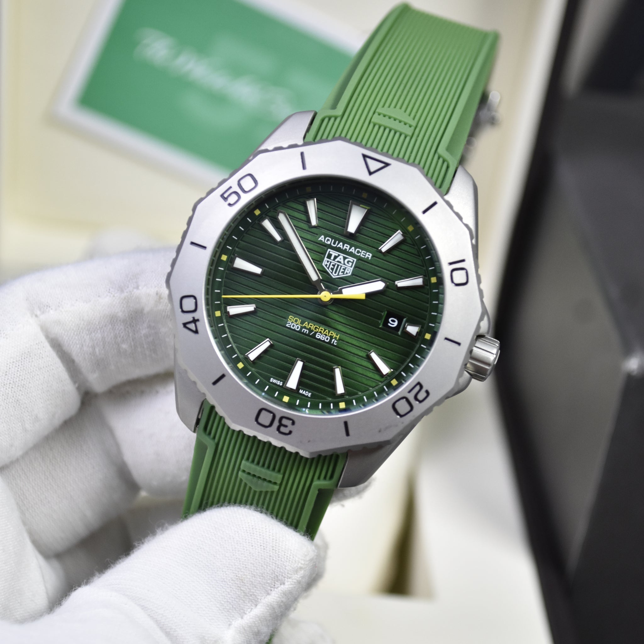 AQUARACER SOLARGRAPH STRAP AUTO GREEN TITANIUM