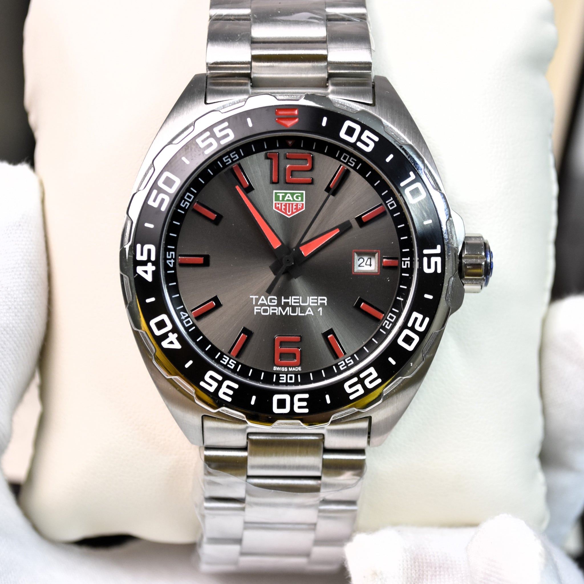 F1 AUTO SILVER GREY RED