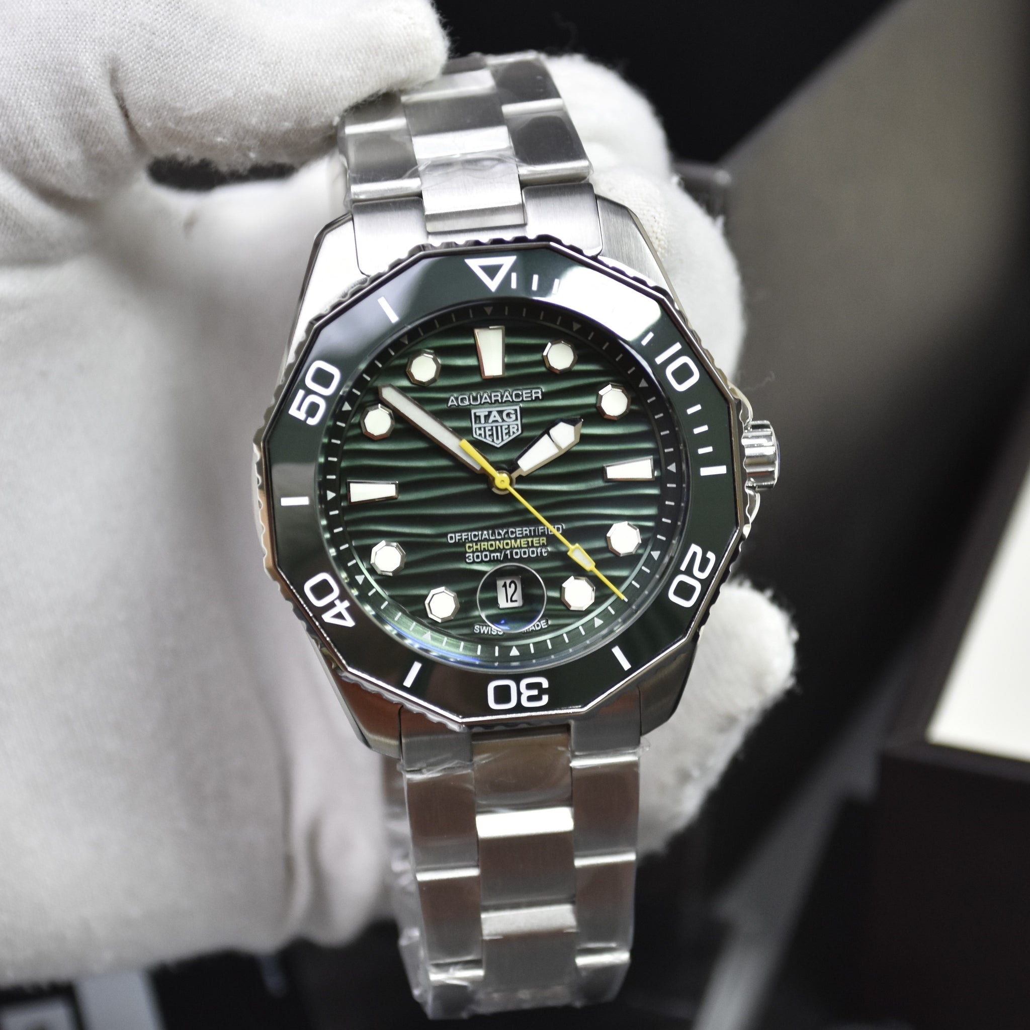 AQUARACER CHRONOMETER AUTO SILVER GREEN LYER DAIL