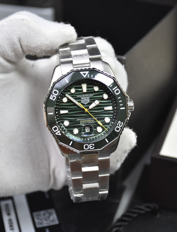 AQUARACER CHRONOMETER AUTO SILVER GREEN LYER DAIL