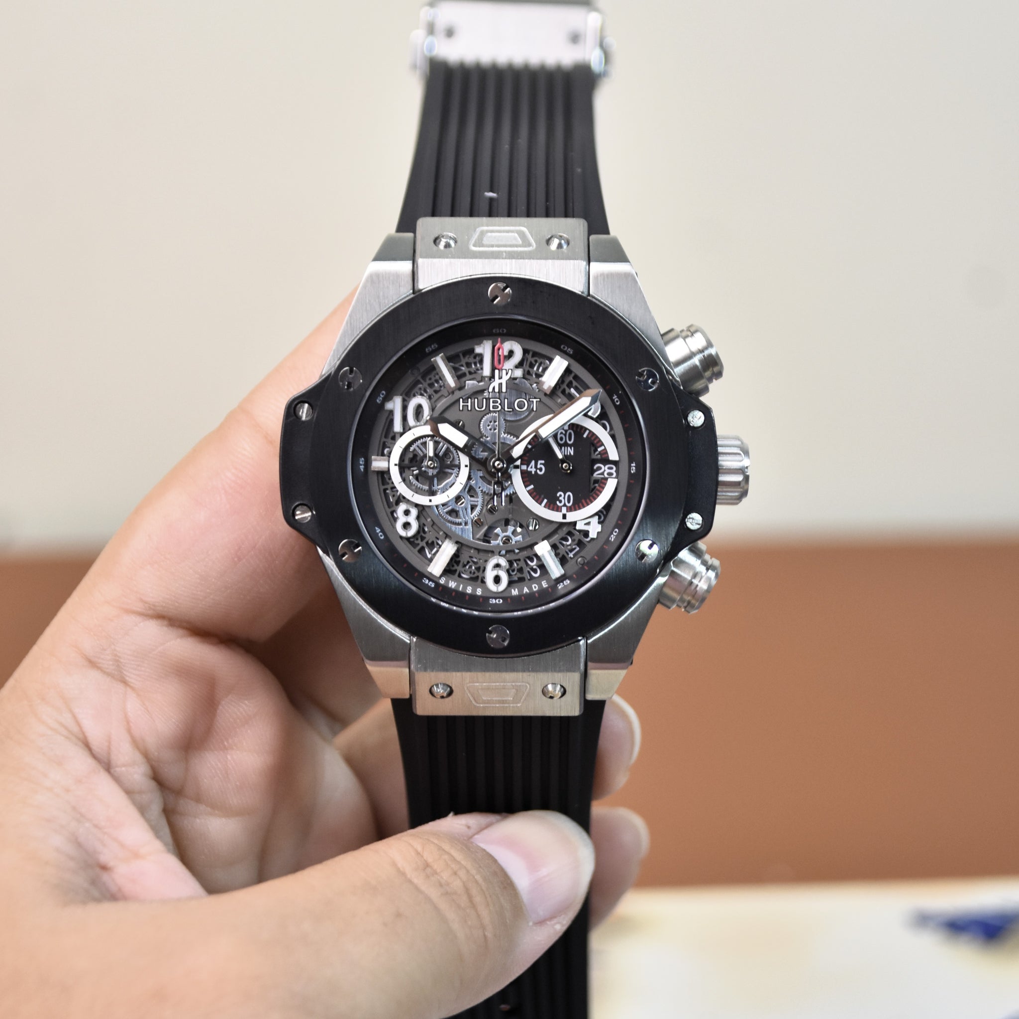 BIGBANG CHRONO PVC SILVER BLACK SKULL DIAL