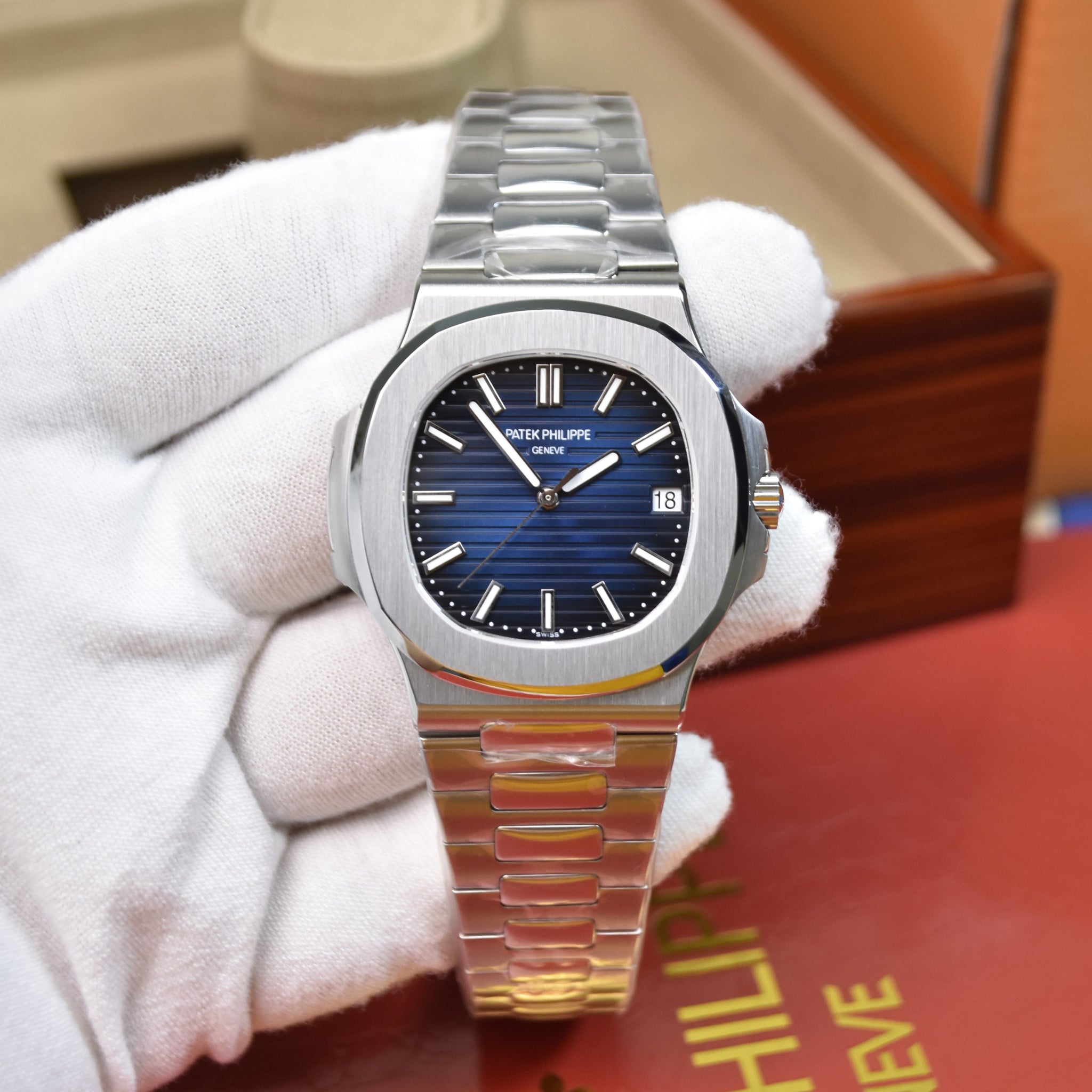 PP NAUTILIUS PREMIUM SILVER BLUE