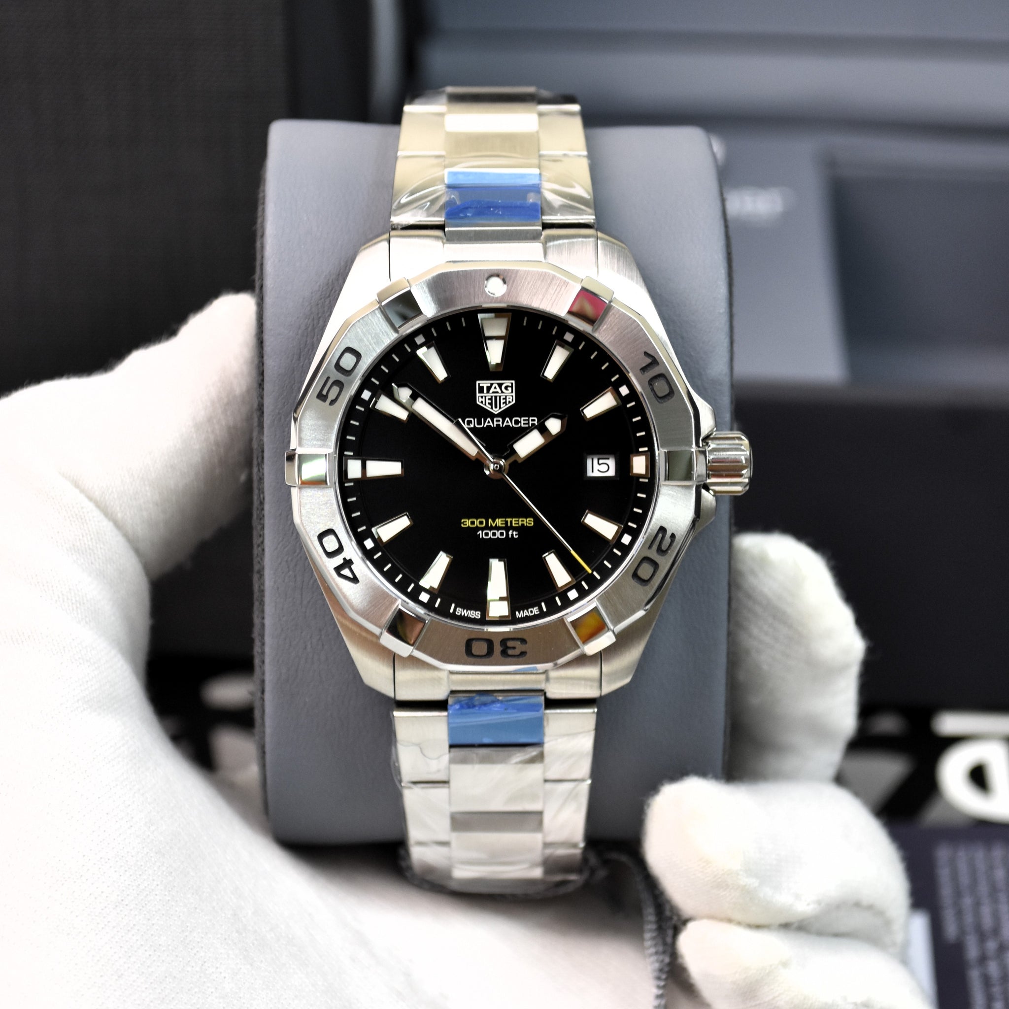 Tag Heuer Aquaracer Men’s Quartz Silver Stainless Steel Black Dial 41mm Watch